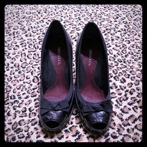 🌺saleGorgeous Black Aerosols peep toe bow  5 1/2